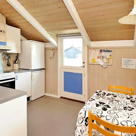 Three-bedroom Holiday In Hvide Sande 5 Feriehus Bjerregård