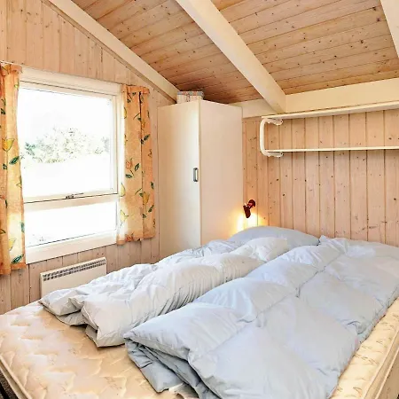 Three-bedroom Holiday In Hvide Sande 5 Feriehus *